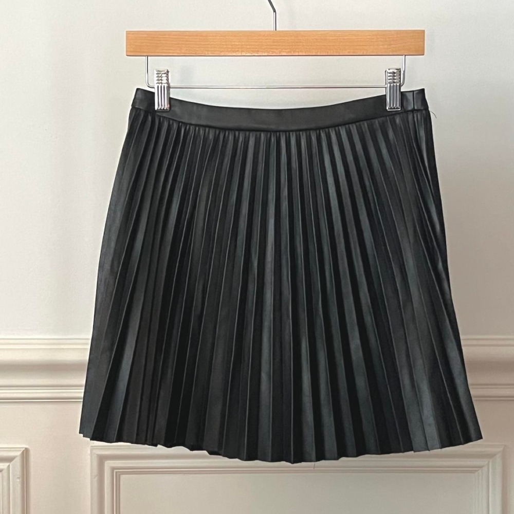NWT French Connection Etta Pleated Faux Leather Mini Skirt